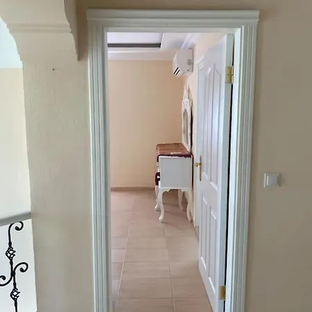 Bodrum De Denize 250 M Lux Havuzlu 빌라