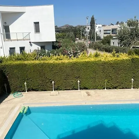 빌라 Bodrum De Denize 250 M Lux Havuzlu